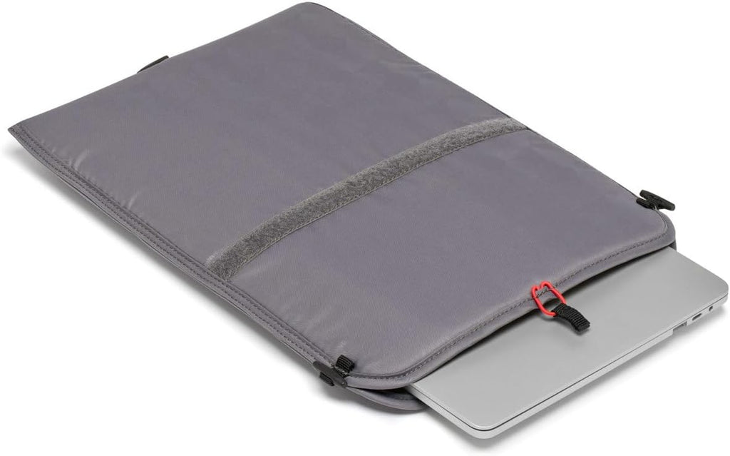 Manfrotto Street Slim Photography Backpack for Mirrorless and Reflex Camera, Front and Rear Access, Removable Camera and Laptop Inserts, Compact Backpack for Photography Accessories, Colour Green