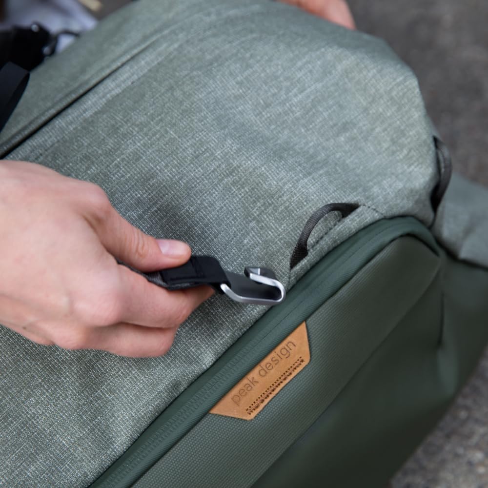 Peak Design Travel Duffel, Extra-Wide Single Zip Access, Weatherproof Shell, 4 External Pockets, Fits Packing Cubes & Camera Cubes, Ideal for Weekend Trips, Versatile Duffel Bag for Travel