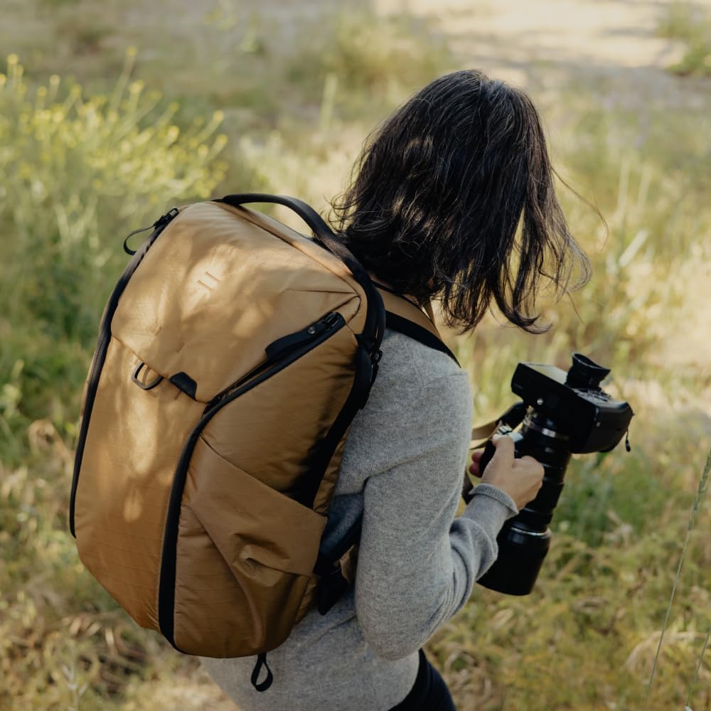 Peak Design Everyday Backpack 20L, Coyote, MagLatch Top, Dual Side Access, FlexFold Dividers, Fits 15' Laptop, For Camera Carry, Daily Commutes or Travel, Versatile Backpack for Men and Women