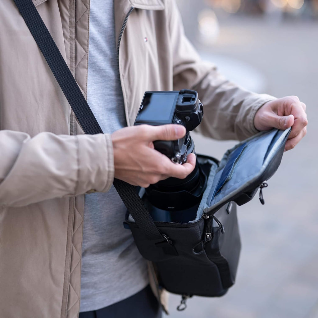 Think Tank Digital Holster 50 V3 Camera Bag Only for Gripped Camera Body with 70-200mm f/2.8 Lens Attached