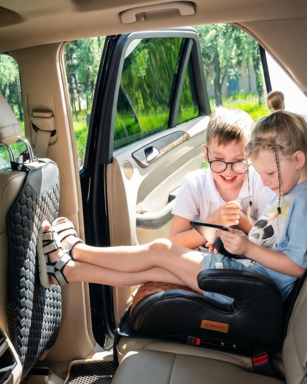 Owleys Kick Mat Back Seat Protector - Car Back Seat Cover for Kids Feet - Waterproof & Sturdy Protector for Upholstery from Dirt, Mud, Scratches and Stain (Black 2 pcs)