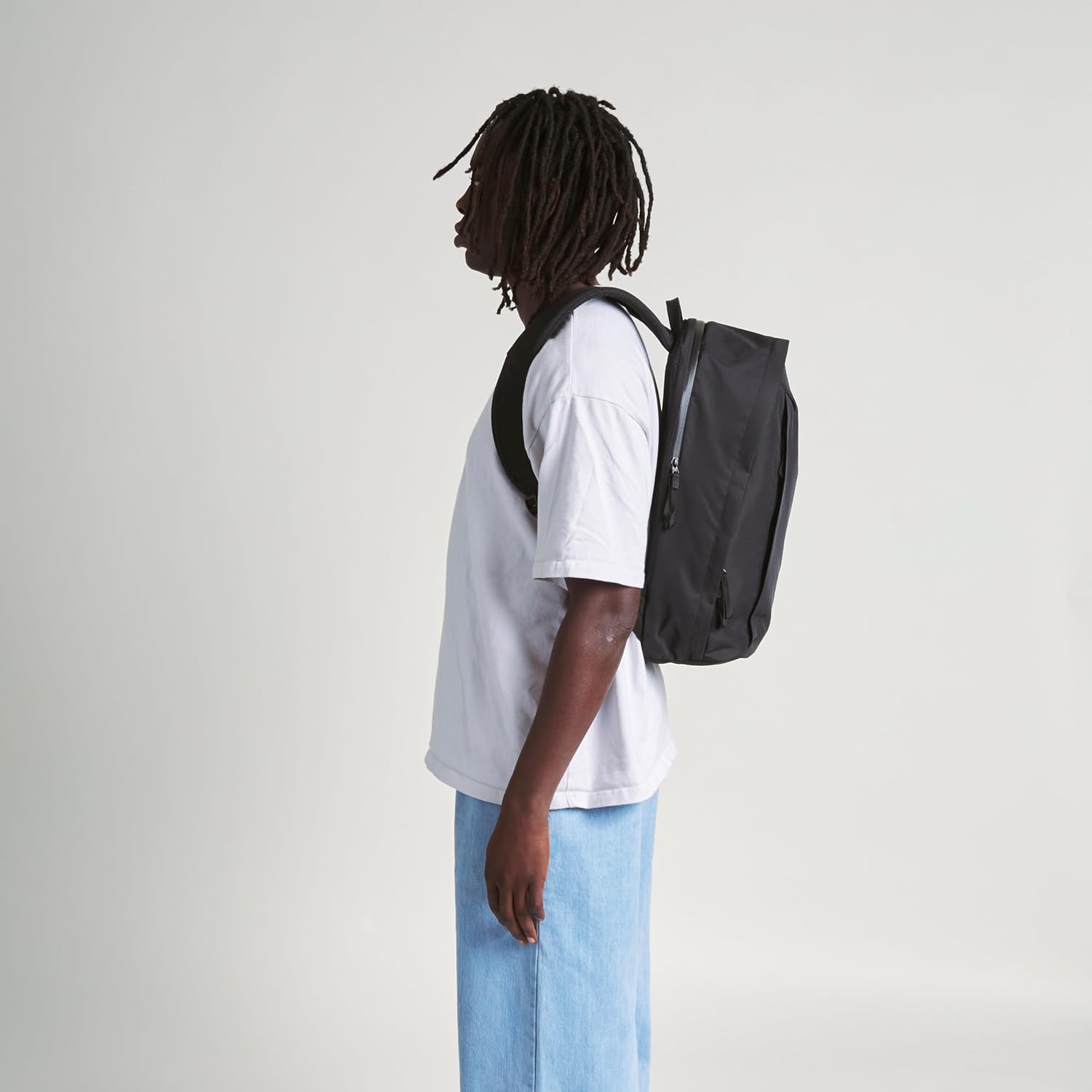 Moment Everything Backpack – 17L or 21L Weatherproof Everyday Camera & Laptop Bag [Gen 2, Black, 21L]