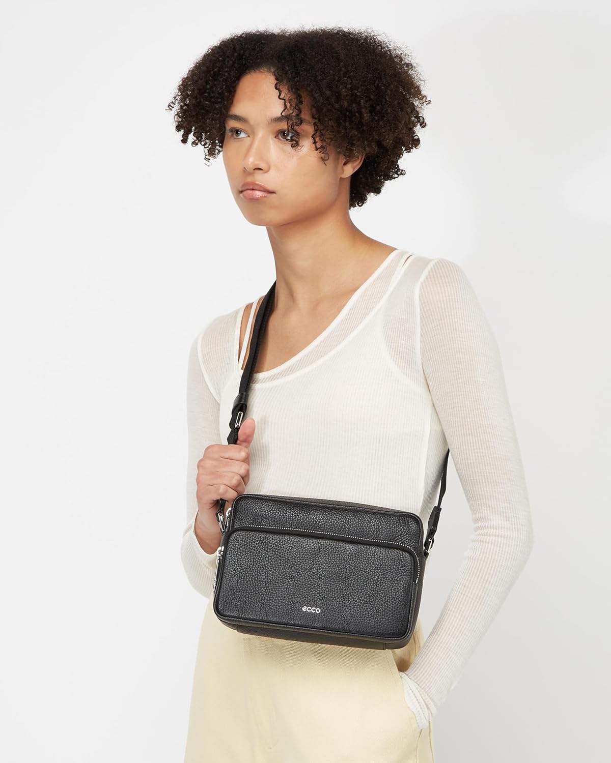 ECCO Unisex Camera Crossbody Bag, BLACK PEBBLED LEATHER, Small