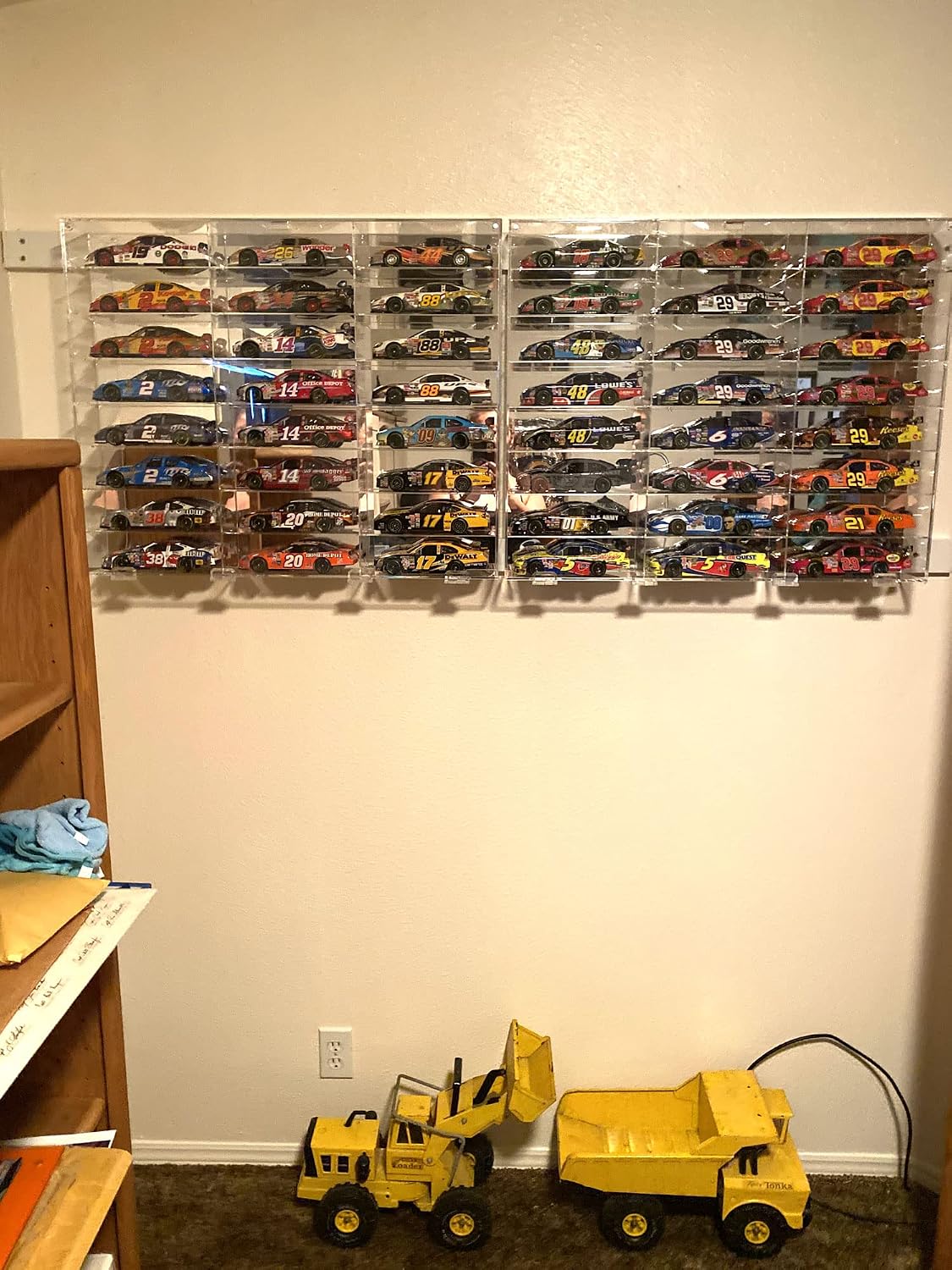 Clear Acrylic Display Case for 1:24 Scale Diecast Toy Model Cars Hot Small Toy Wheels Storage Showcase, 98% UV Protection, 4mm Thick Acrylic 24 Compartments,