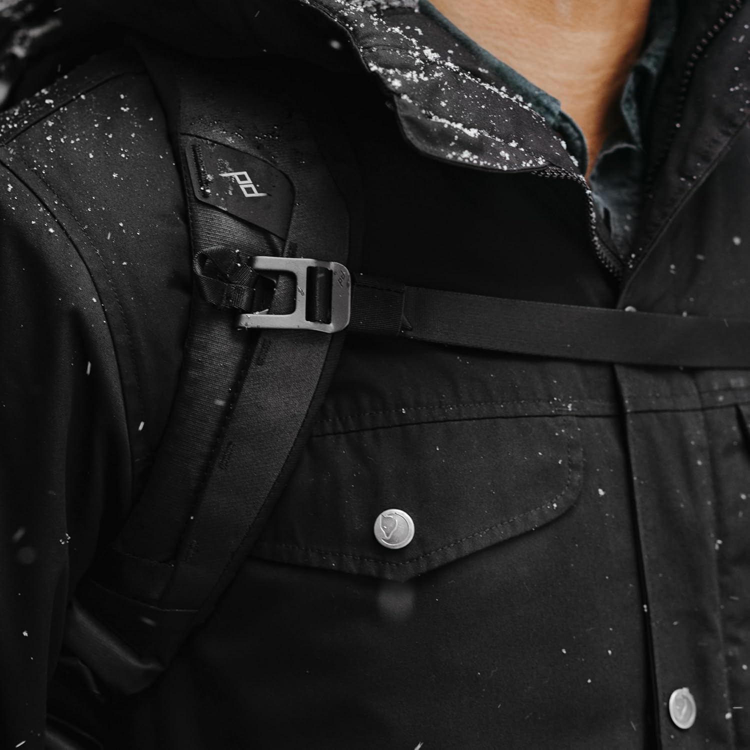 Peak Design Everyday Backpack 20L, Black, MagLatch Top, Dual Side Access, FlexFold Dividers, Fits 15' Laptop, For Camera Carry, Daily Commutes or Travel, Versatile Backpack for Men and Women