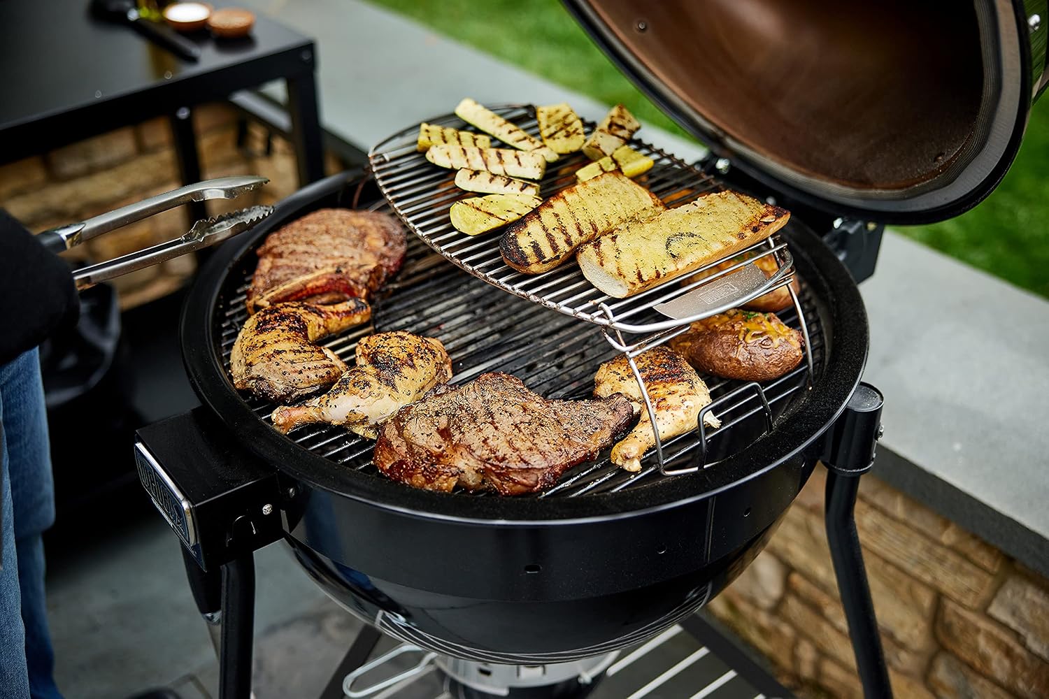 Weber Summit® Kamado E6 Charcoal Grill, Black – Dual‑Walled Insulated Steel Kamado with 24' Cooking Area, Porcelain‑Enameled Kettle & One‑Touch Cleaning System