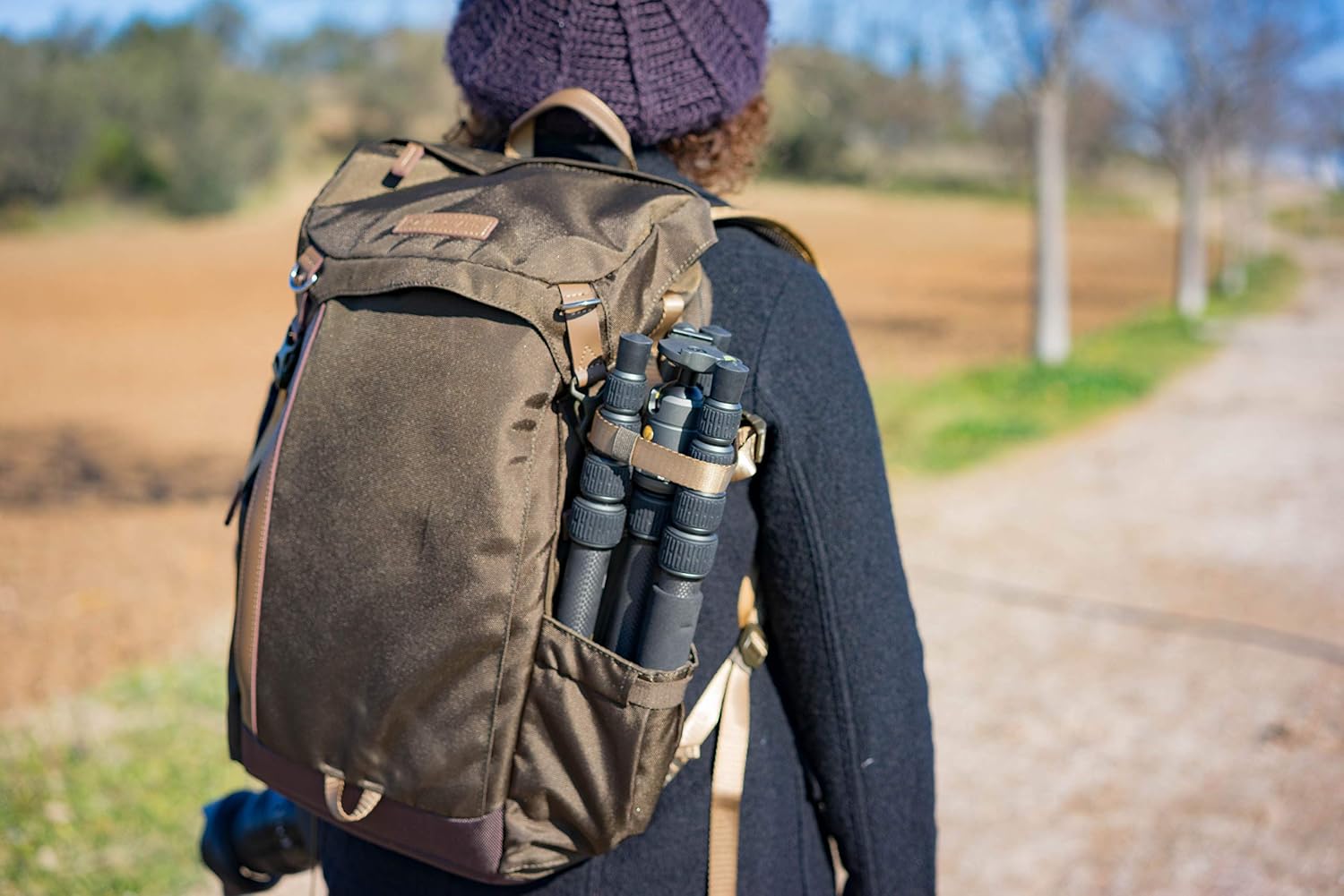 VANGUARD VEO GO42M KG Camera Backpack for Mirrorless/CSC Cameras - Khaki/Green