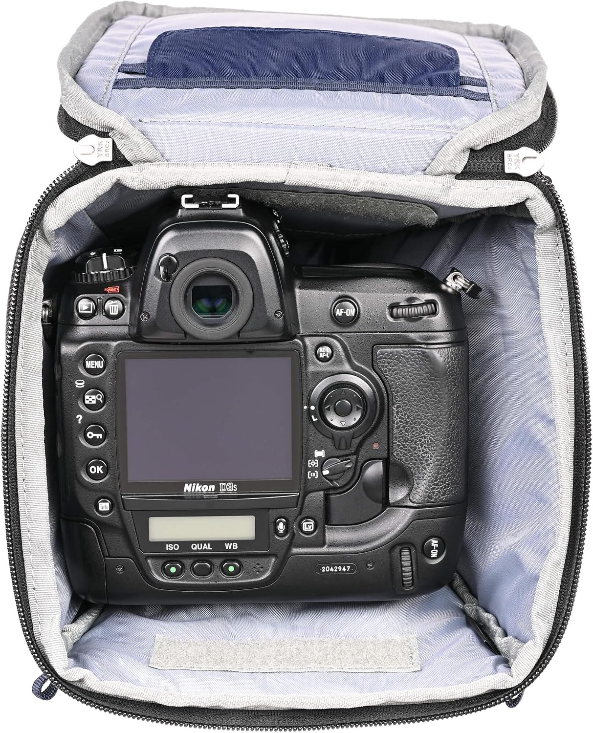 Think Tank Digital Holster 40 V3 Camera Bag Only for Gripped Camera Body with 24-70mm f/2.8 Lens Attached