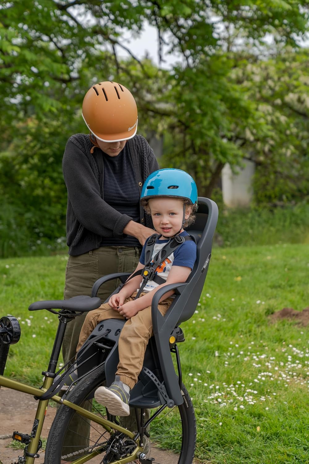 Burley Dash RM | Rack-Mounted Child Bike Seat with Padded Seating, Adjustable Fit & Footrests, Secure 5-Point Harness