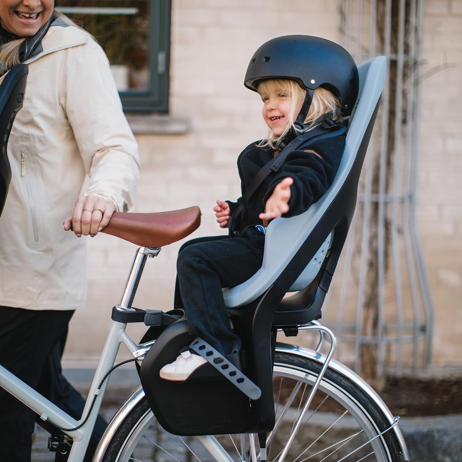 Thule Yepp 2 Mounted Child Bike seat, Adjustable footrests, 5-Point Harness and Easy to Mount Design