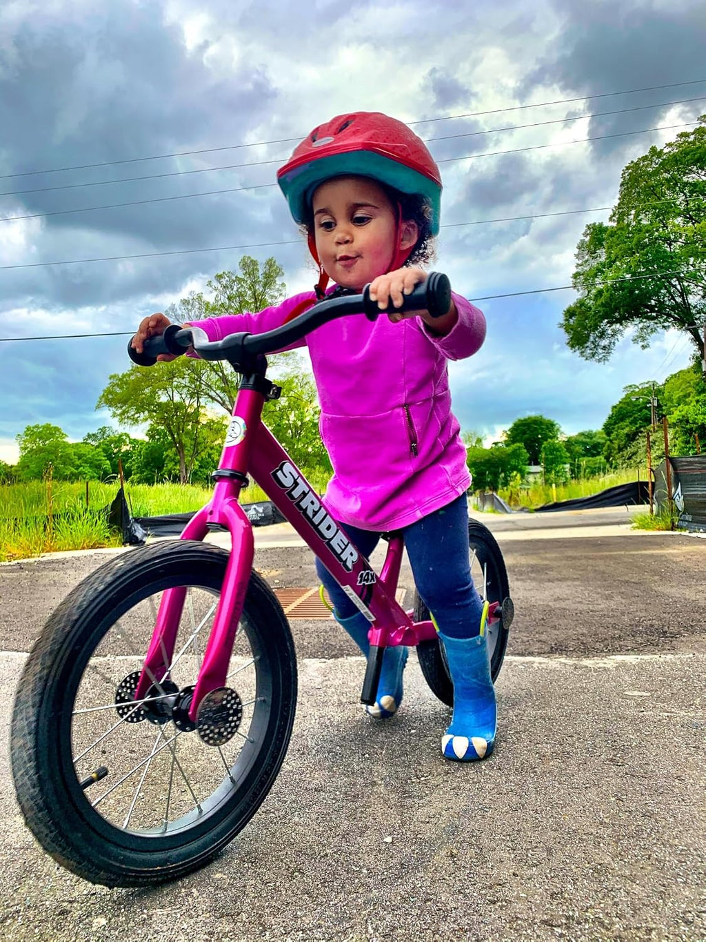 Strider 14x Classic, Balance Bike for Kids 3 to 6 Years - Includes Custom Grips, Padded Seat, Performance Footrest & All-Purpose Tires - Easy Assembly & Adjustments